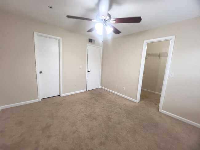 Building Photo - SABLE WALK RENTAL MOVE IN NOW!Spacious 2X2...