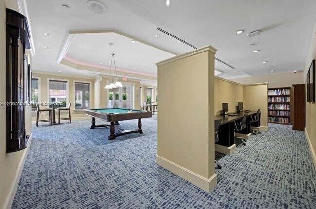 Building Photo - 20000 E Country Club Dr