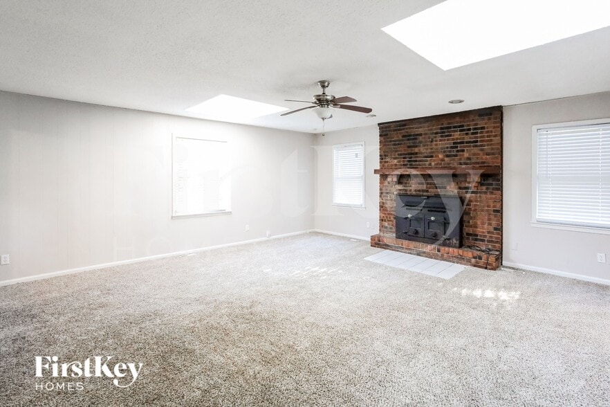 Building Photo - 6900 Fairlane Dr