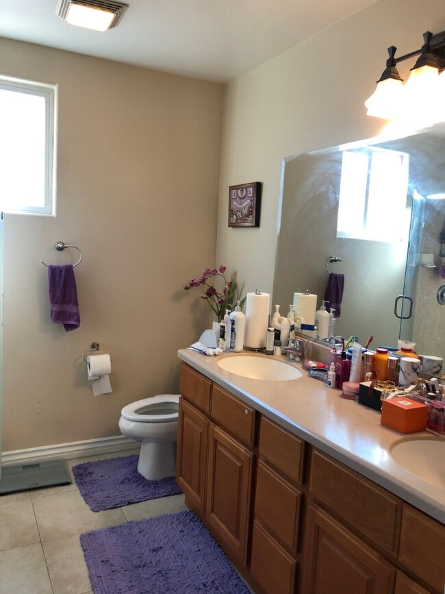 Building Photo - 15917 Sierra Vista Ct