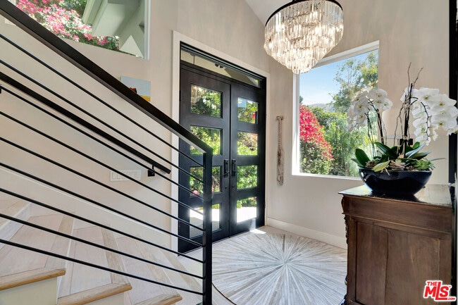 Building Photo - 3859 Rambla Pacifico St