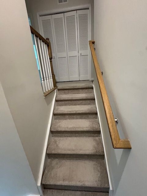 Building Photo - End unit 4 bedroom townhome!