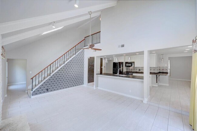 Building Photo - 10408 Doering Ln