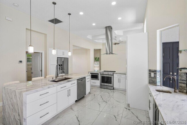 Building Photo - 50 Lake Eden Dr