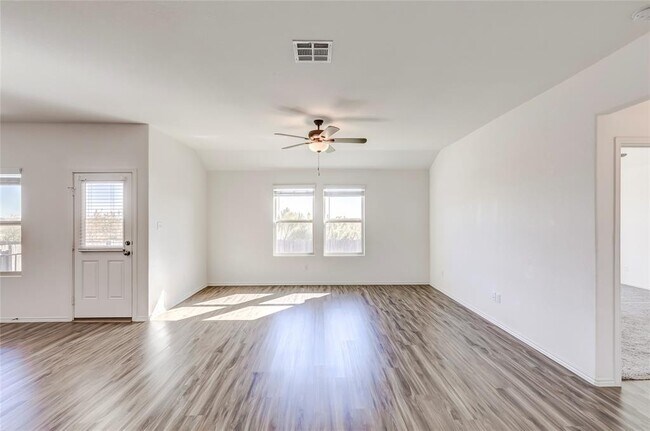 Building Photo - 730 Carol Dr