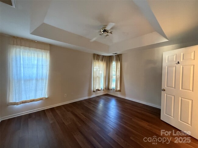 Building Photo - 111 Foxtail Dr