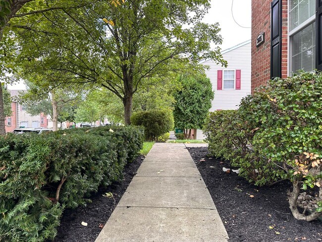Building Photo - 3685 Clauss Dr