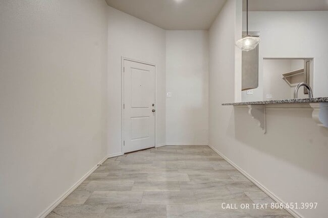 Building Photo - 1256 N 7th St