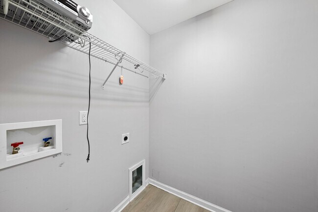 Building Photo - 8341 Hollister Hills Dr