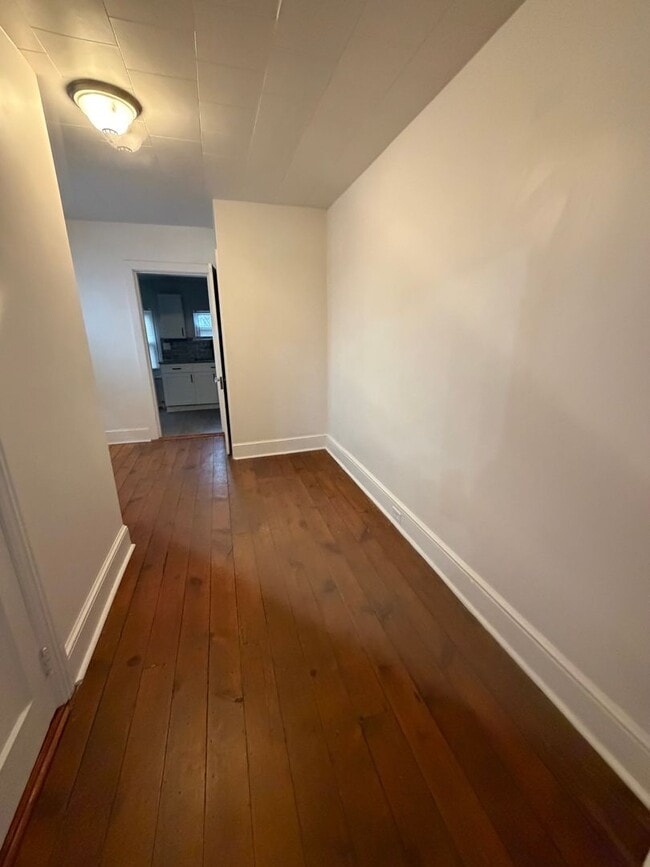 Building Photo - 338 Lancaster Ave