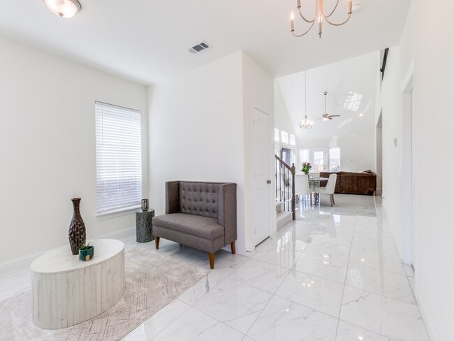Building Photo - 337 Gleneagles Dr