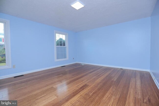 Building Photo - 4328 Hallfield Manor Dr