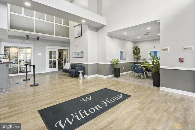 Building Photo - 2726 Gallows Rd