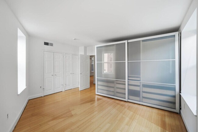 Building Photo - 1115 12th St NW