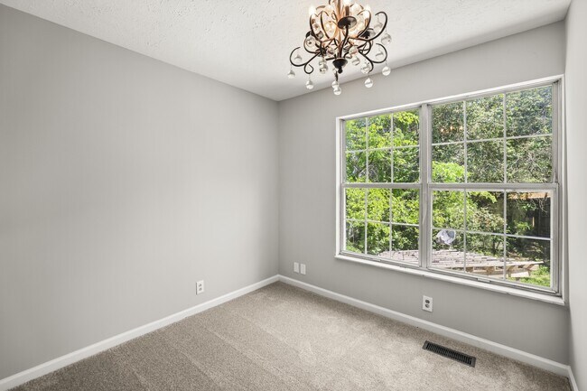 Building Photo - 3127 Creekview Ln