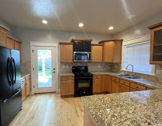 Building Photo - Gorgeous 4 bed 3 bath home in Meridian, ju...