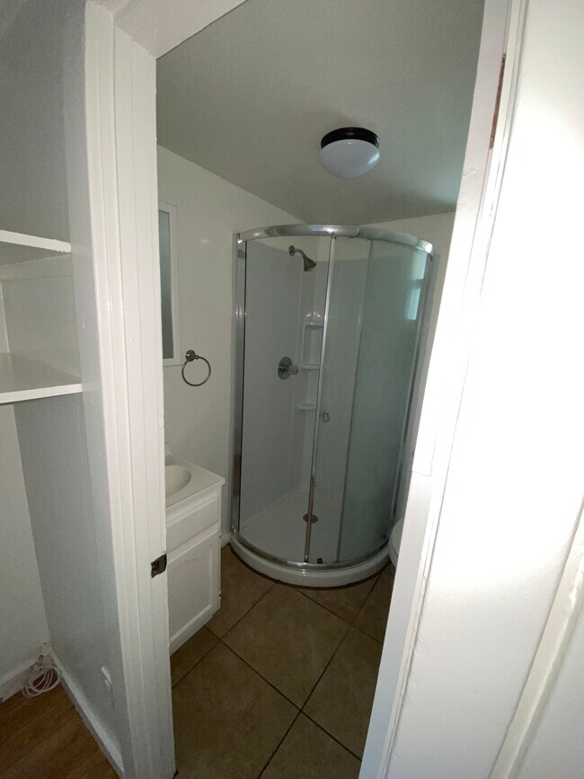 Building Photo - 1923 19th St