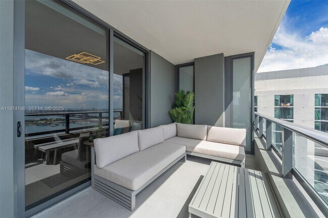 Building Photo - 159 NE 6th St