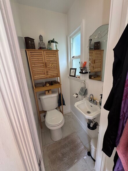 private toilet - 835 Pacific St