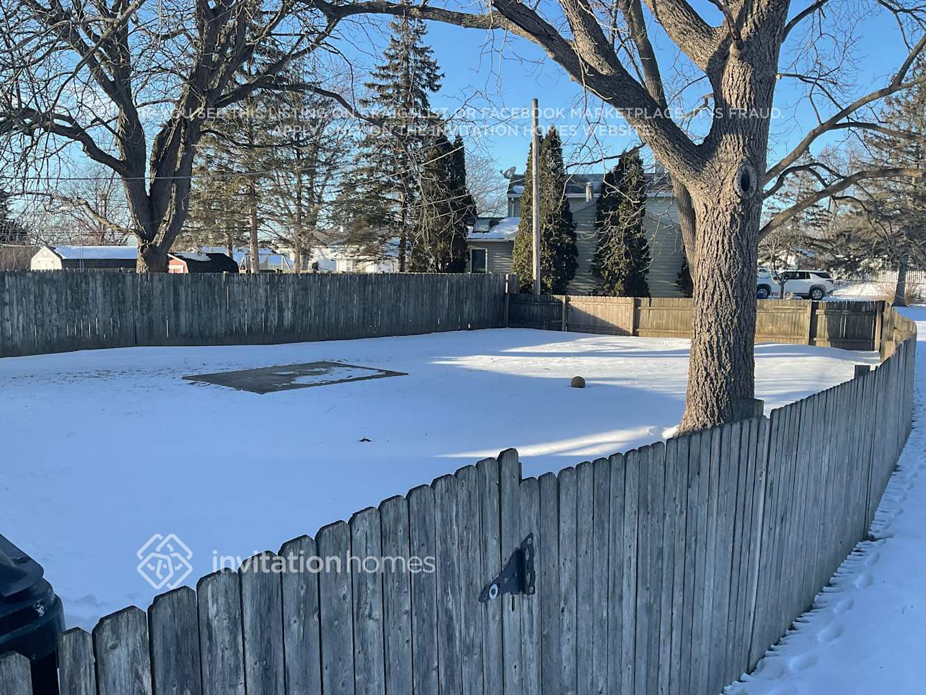 Building Photo - 416 Deerpath Dr