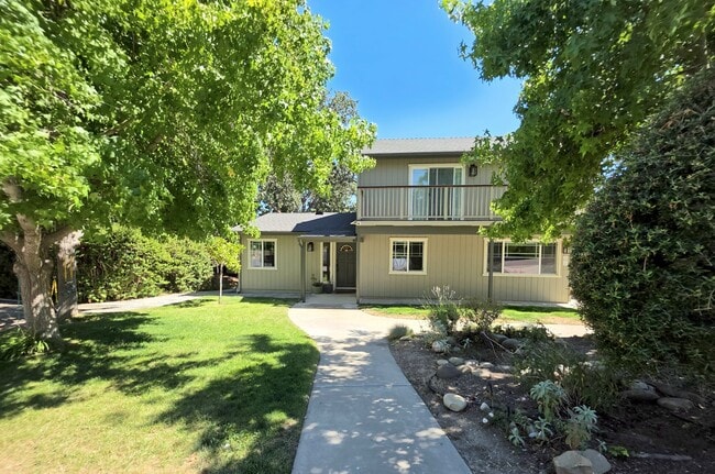 Building Photo - 3310 Manzana St