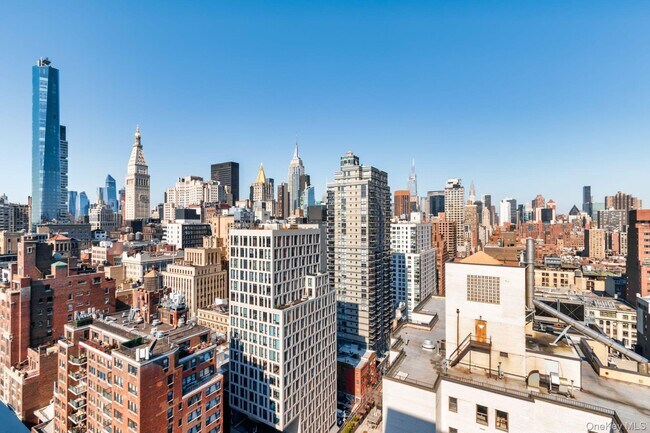 Building Photo - 200 E 21st St