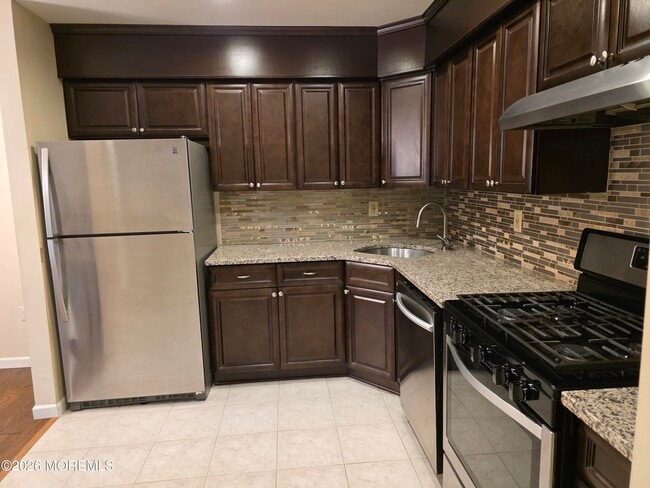 Building Photo - 5 Claridge Ct