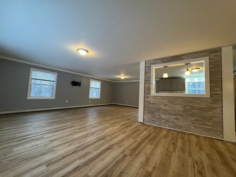 Building Photo - 240 Leda