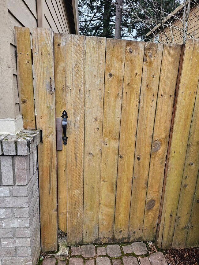 Building Photo - 11040 SE William Otty Rd