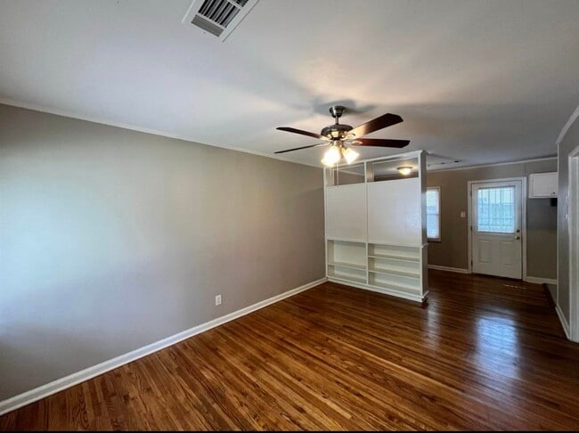 Building Photo - 1463 Merrycrest Dr