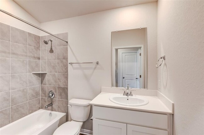 Building Photo - 4905 Hazelnut Ln