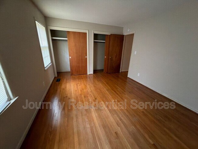 Building Photo - 430 Hallmark Rd