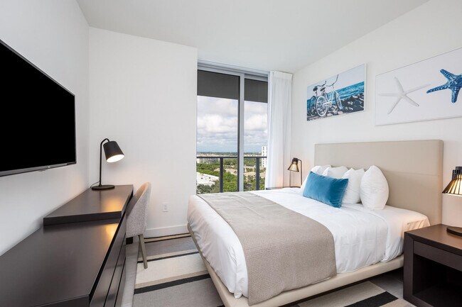 Building Photo - 2721 Hallandale Beach Blvd
