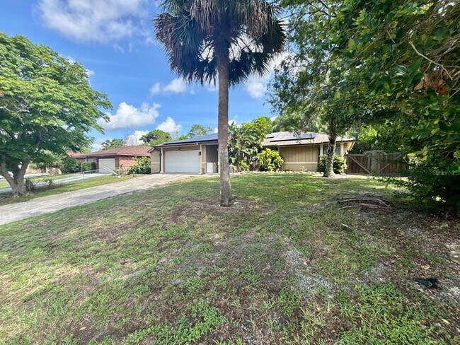 Building Photo - 1394 Catalina Blvd