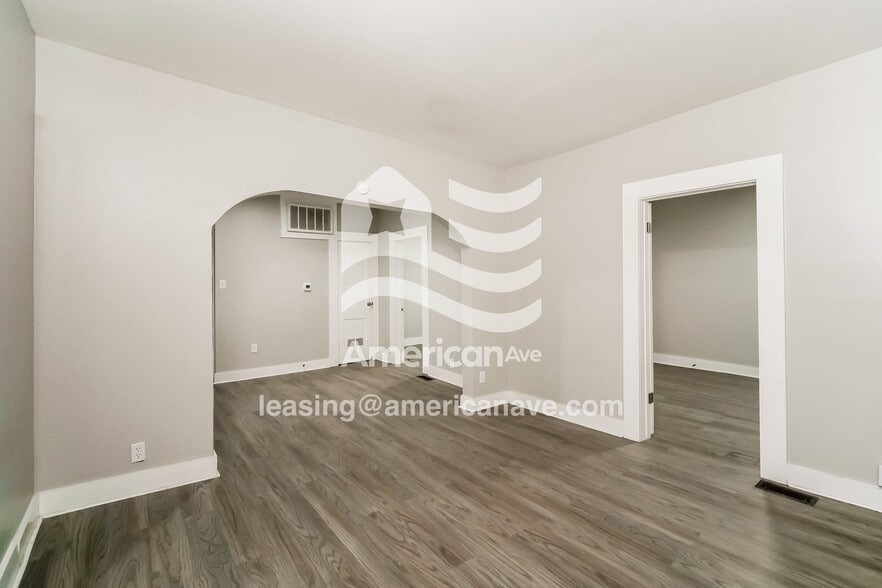 Building Photo - 3618 N Hawthorne Ln