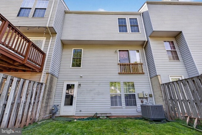 Building Photo - 9274 Caladium Dr