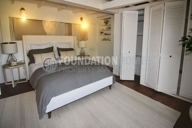 Building Photo - 47 Woodside Ln