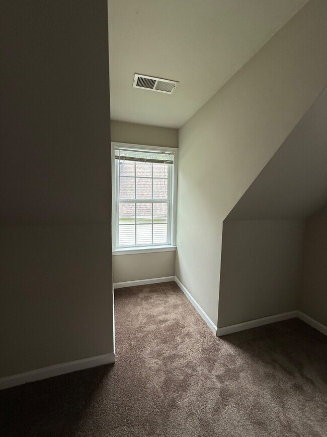 Building Photo - Spacious 4BR Home in Tyrone – Modern Layou...