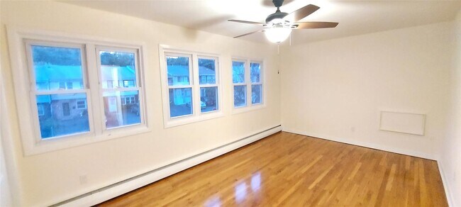 Building Photo - 109 Roosevelt Dr