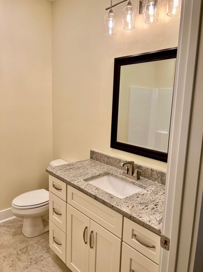 Building Photo - FOR Rent – 3 Bedroom, 2 Bath!