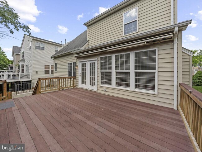 Building Photo - 43103 Lake Ridge Pl