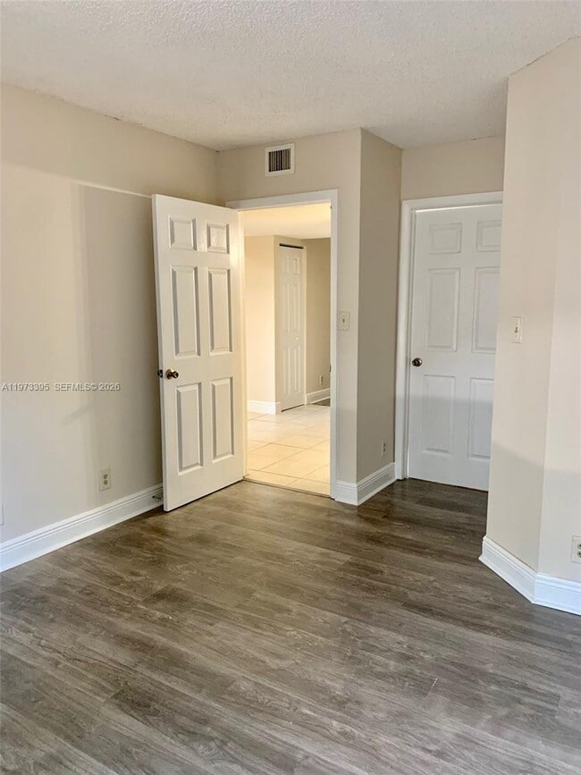 Building Photo - 9516 SW 140th Ct