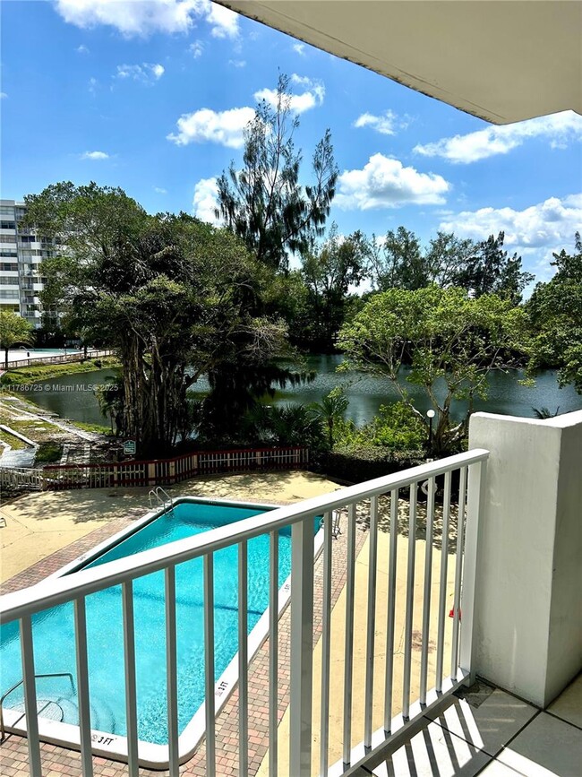 Building Photo - 1200 NE Miami Gardens Dr