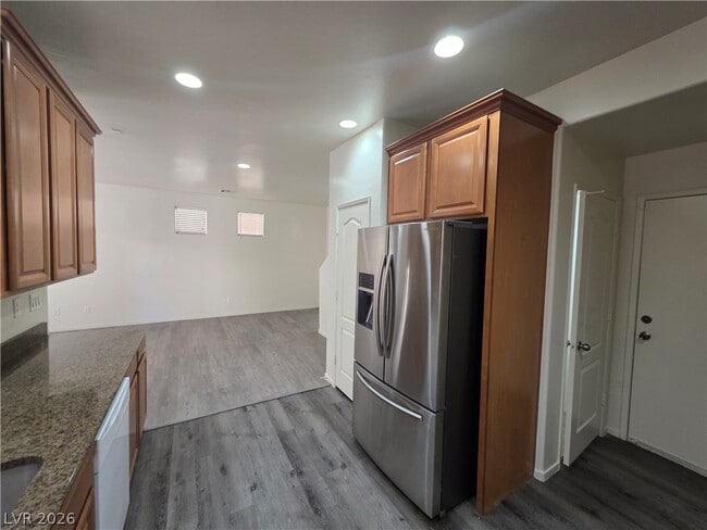 Building Photo - 7510 Perla Del Mar Ave