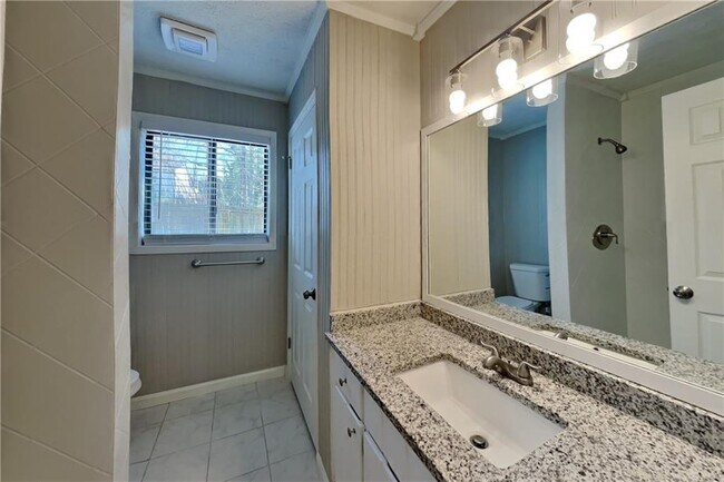 Building Photo - 2041 Kramer Way