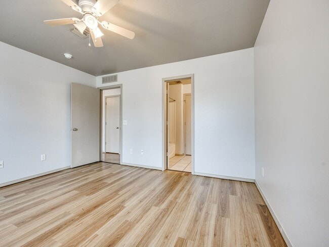 Building Photo - Charming 3-Bedroom Home in the Desirable V...