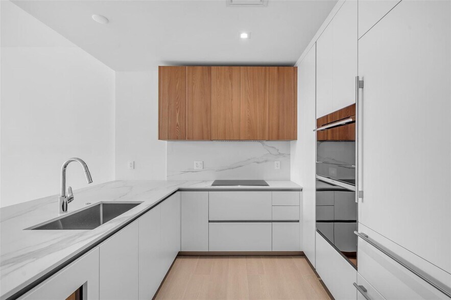 Building Photo - 1400 Biscayne Blvd