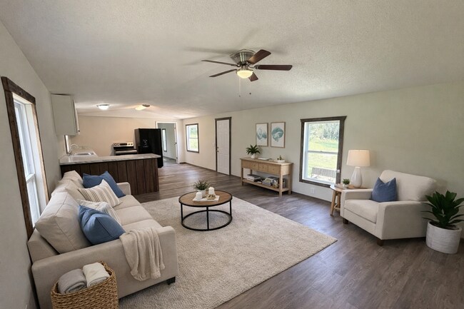 Building Photo - Fully Remodeled 3 Bedroom, 2 Bath Home in the Country – Versailles, KY