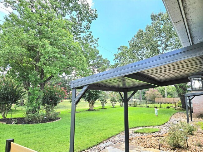Building Photo - 20402 Sunny Shores Dr