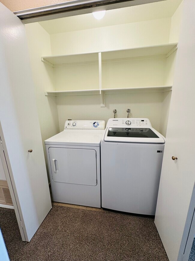 Building Photo - 3572 W Stonepine Ln